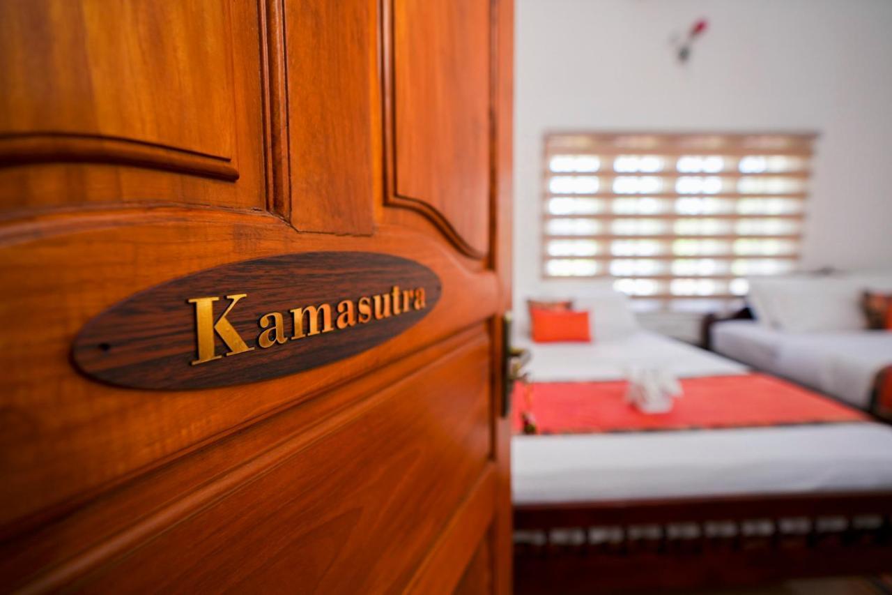 Parudeesa - Heavenly- Luxurious Palace Look-Near Cbd - Kerala - India With Breakfast Kāladi Szoba fotó