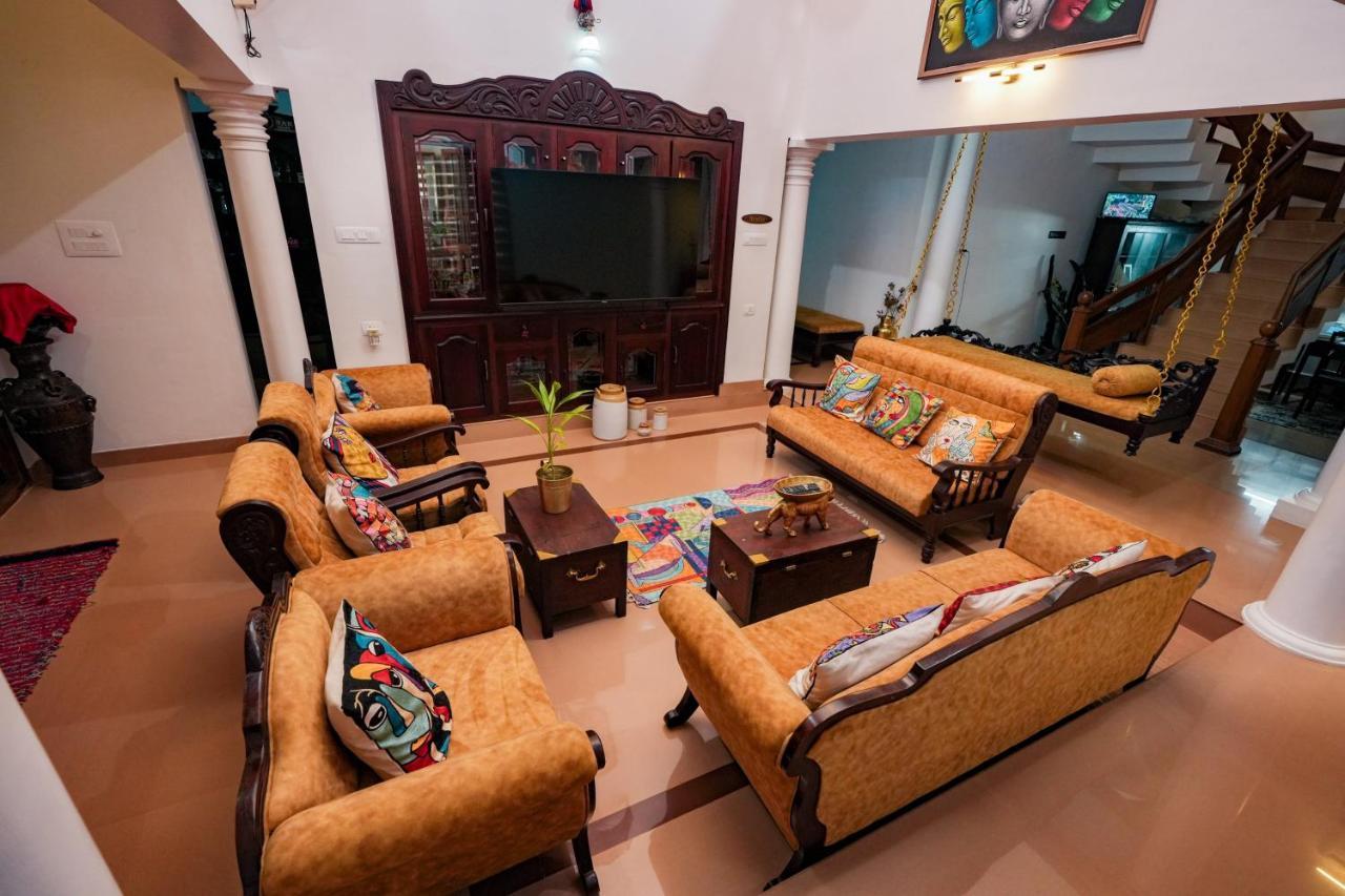 Parudeesa - Heavenly- Luxurious Palace Look-Near Cbd - Kerala - India With Breakfast Kāladi Kültér fotó