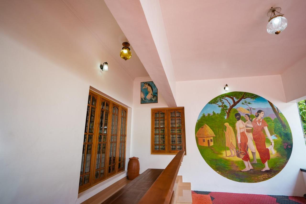 Parudeesa - Heavenly- Luxurious Palace Look-Near Cbd - Kerala - India With Breakfast Kāladi Kültér fotó
