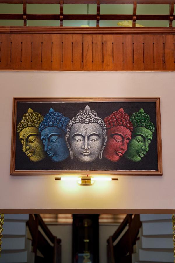 Parudeesa - Heavenly- Luxurious Palace Look-Near Cbd - Kerala - India With Breakfast Kāladi Kültér fotó