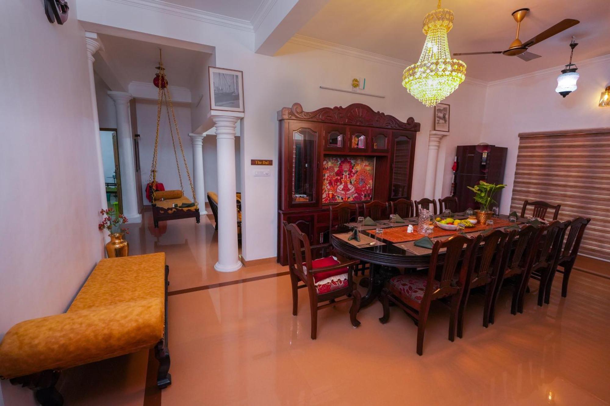 Parudeesa - Heavenly- Luxurious Palace Look-Near Cbd - Kerala - India With Breakfast Kāladi Kültér fotó